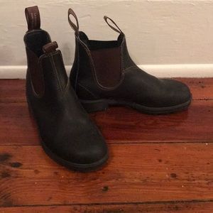Practically NEW Blundstones